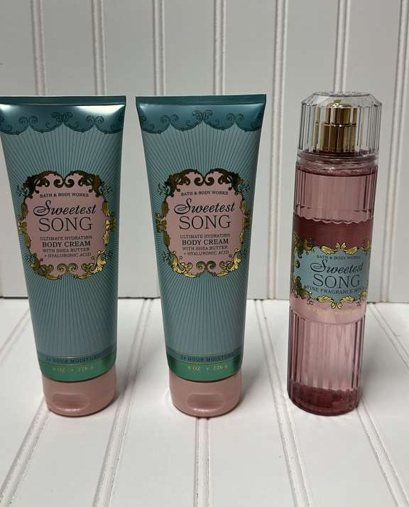 Cuidado personal / Regalitos / Navidad / Sweetest Song / Fine Fragrance Mist + 2 Body Cream / Trío / BBW / MISC 2025