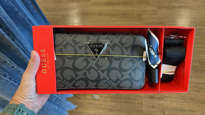 Bolso cruzado / GUESS /  Viene en su cajita / MRS112125-1430