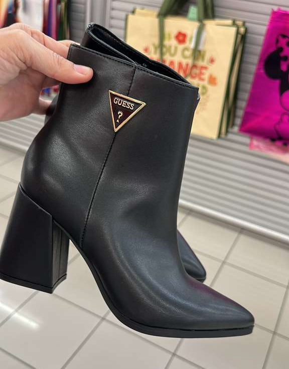 Zapato / Botines mujer / GUESS / B112525-73641