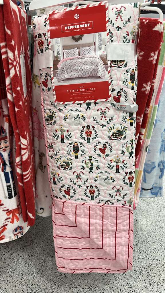Hogar / Navidad / Juego de edredón de cama individual / 2 piezas / Soldaditos cascanueces / Peppermint Place / R112725-5300-2