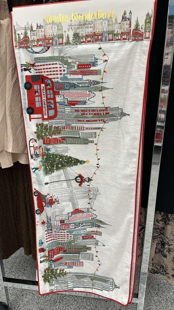 Hogar / Decoración / Navidad / Camino de mesa / 14 in x 72 in (36 cm x 182 cm) / R112725-5300-2