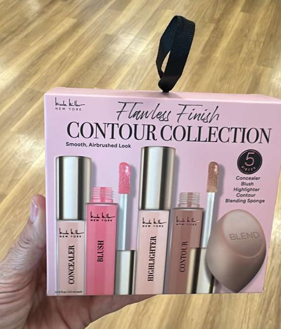 Maquillaje / Navidad / Regalitos / Flawless Finish Contour Collection / 5 piezas / Nicole Miller / TJ121425-1357