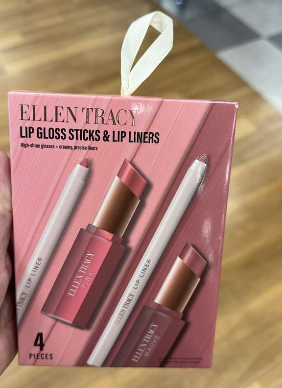 Maquillaje / Navidad / Regalitos / Lip Gloss Sticks & Lip Liners / 4 piezas / Ellen Tracy / TJ121425-1357