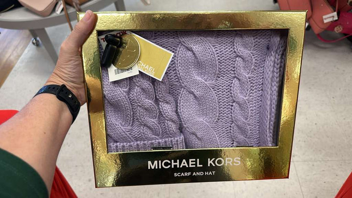 Accesorios / Conjunto de bufanda y gorro / Lila / MK / TJ121425-1357