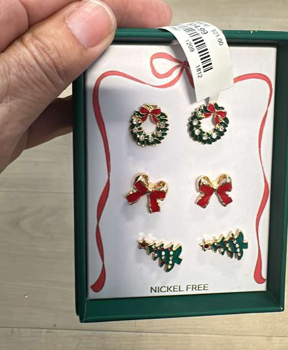 Accesorios / Regalitos / Navidad / Juego de aretes festivos navideños / True to Form / MRS121625-6918