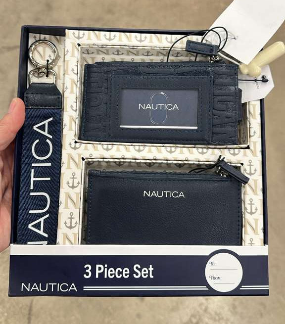 Billetera / Navidad / Regalitos / Monedero, tarjetero y llavero / NAUTICA / B121625-91975