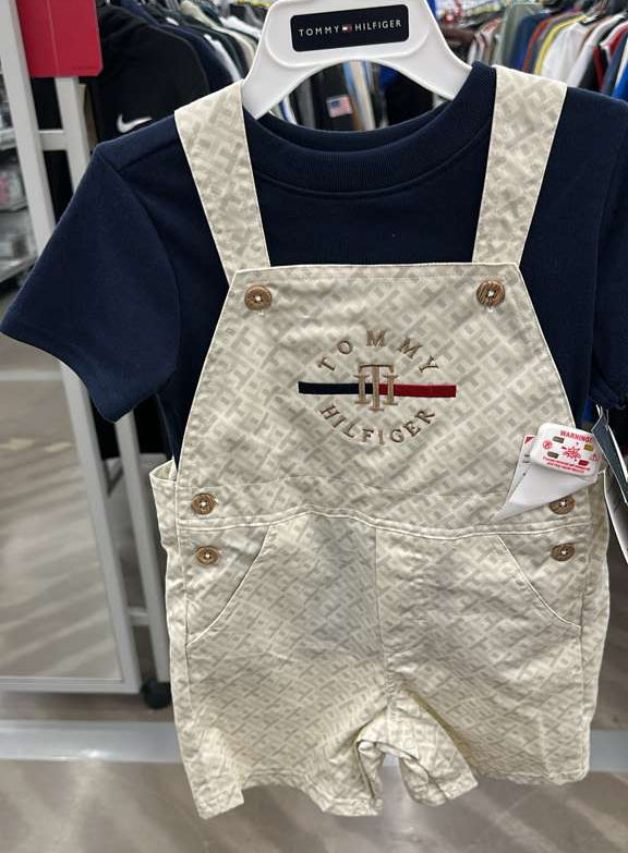 Ropa infantil / Conjunto de 2 piezas  de overol y camiseta / TH / B122125-41593