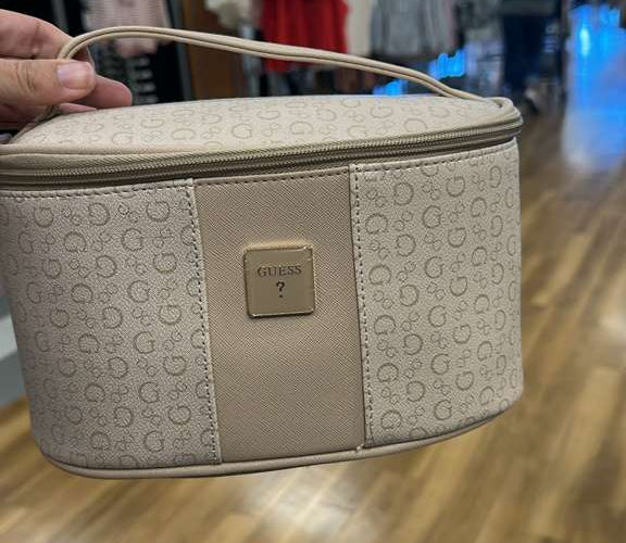 Bolso / Cosmetiquera / GUESS / Beige / TJ032326-2903