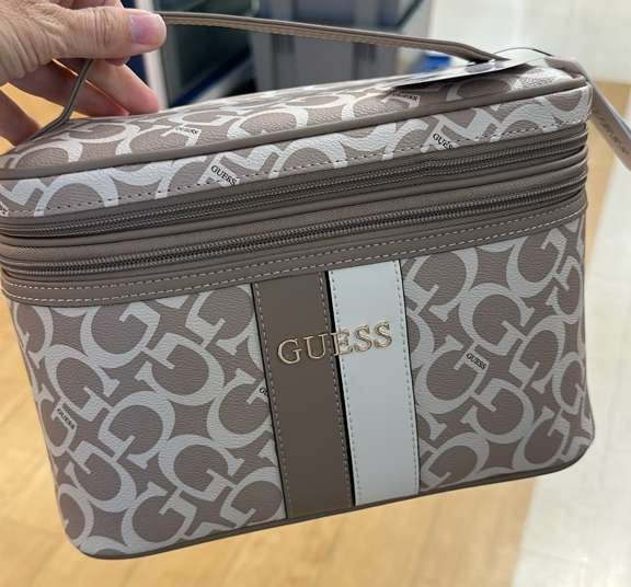 Bolso / Cosmetiquera / GUESS / MRS032526-4449
