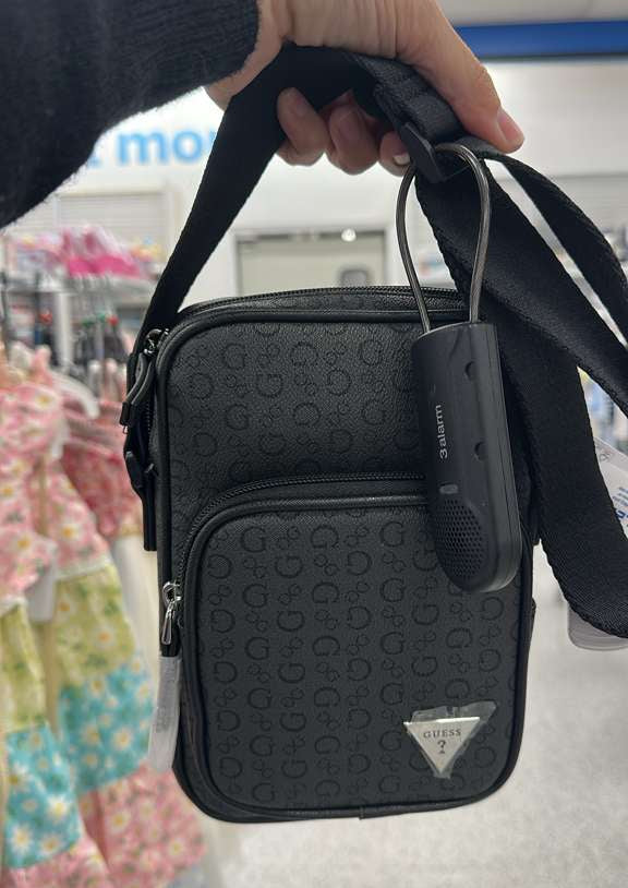 Bolso cruzado / GUESS / Negro / R032626-6057-9