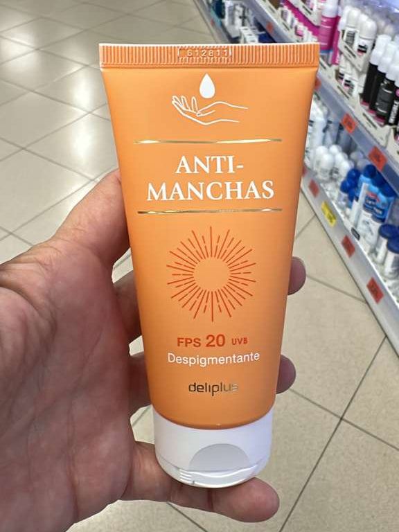 Deliplus / Crema de Manos Anti-Manchas / FPS 20 / Precio de introducción (incluye peso)