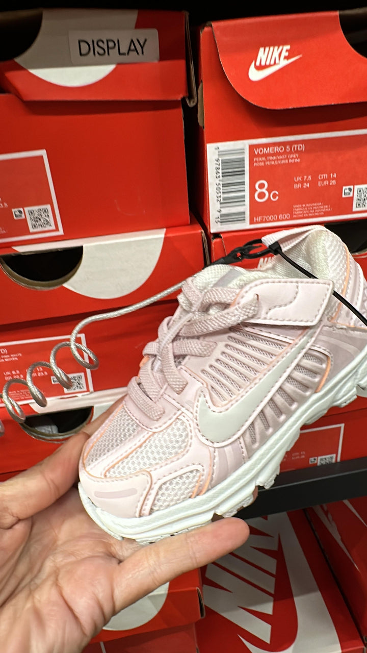 Tennis Bebé Nike- Talla 6