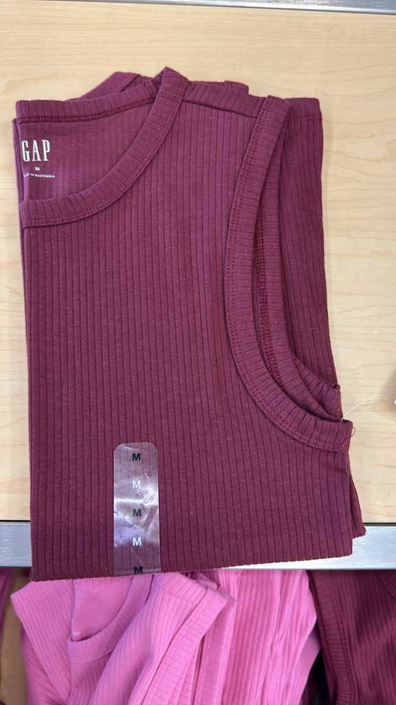 Blusa sin Mangas Rojo Vino Gap- Talla M