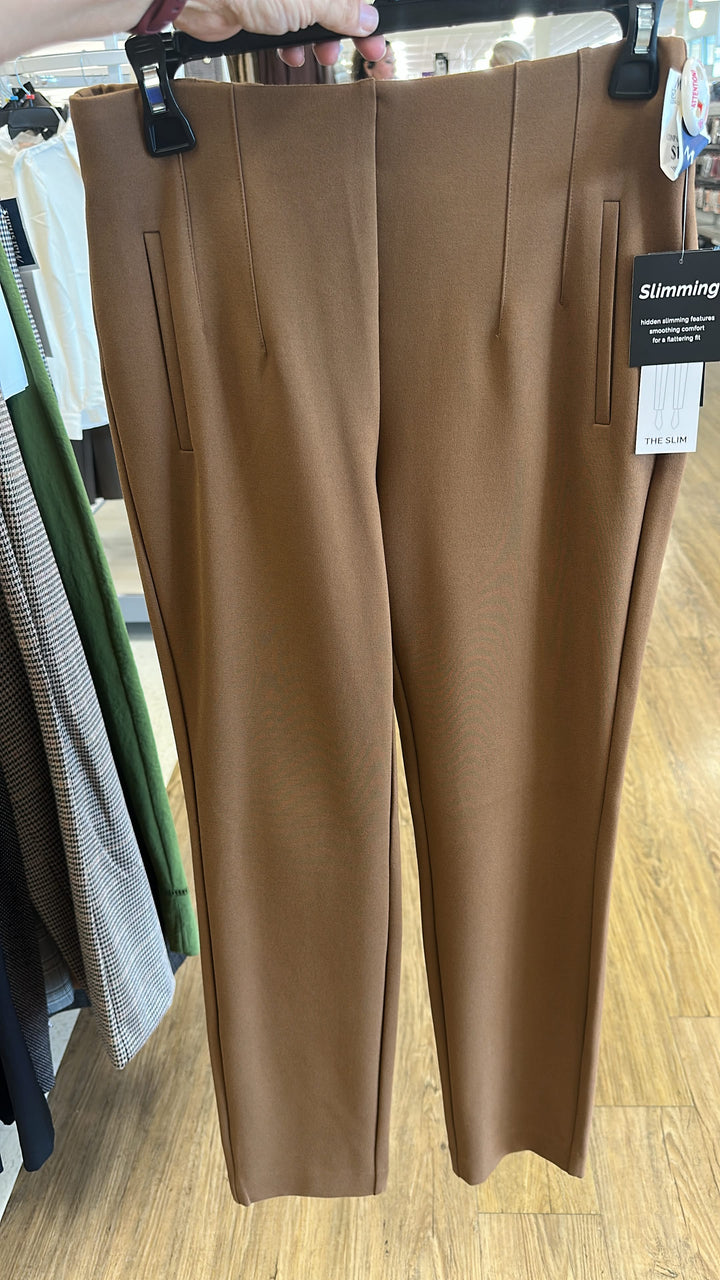 Pantalón mujer / Café / Estilo slim /  Rafaella / MRS102426-5941