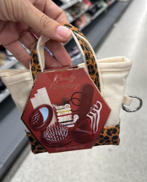 Cuidado personal / Beauty Emergency Kit / Mini tote de lona con estampado de leopardo / 15 piezas esenciales de retoque / JLB Cosmetics / R102926-6272-0