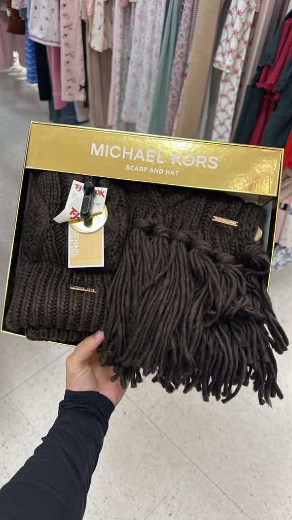 Accesorios / Conjunto de bufanda y gorro / Café / MK / TJ112326-4882