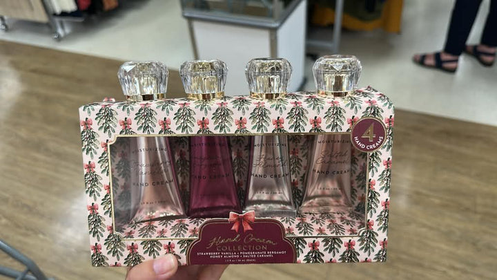 Cuidado personal / Navidad /  set de regalo de 4 piezas de cremas de mano con temática Navideña / ZZ / MRS112626-4869
